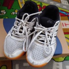 ASICS バレーボールシューズ ホワイト/ブラック　21.5cmのサムネイル