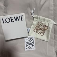 LOEWE ロエベ　ブローチ　ピンクゴールドのサムネイル