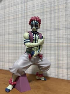鬼滅の刃 猗窩座 フィギュアのサムネイル