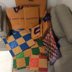 ルイヴィトン　紙袋　17枚　限定ショップ袋　LOUIS VUITTON 限定のサムネイル