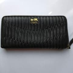 COACH ブラック プリーツ 長財布のサムネイル