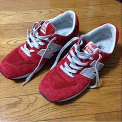 今月いっぱいまで ニューバランス 996 レッドのサムネイル