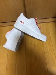 Supreme Nike Air Force 1 Low Whiteのサムネイル