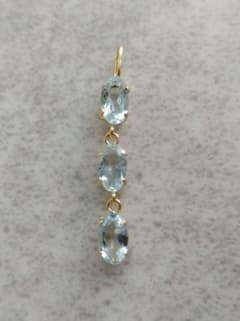 ✿新品✿ K18 アクアマリン 3連 ペンダントトップ 3×5 0.6ct - メルカリ
