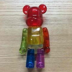 ベアブリックのサムネイル