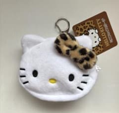 めるるん様専用 ハローキティ ミニフェイスポーチ ヒョウ柄リボンのサムネイル