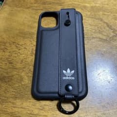 adidas  iPhone11ケースのサムネイル