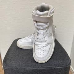 Nike ホワイト ハイカットスニーカー19cmのサムネイル