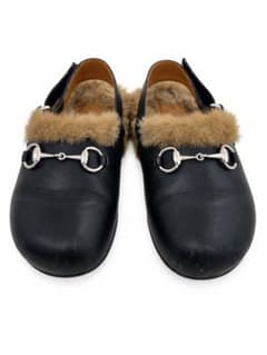 GUCCI キッズ ファー ホースビット ローファーブラック 2 箱・保存袋付のサムネイル