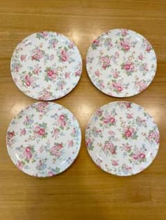 Cath Kidston(キャスキッドソン)花柄プレートのサムネイル