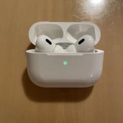 AirPods 本体 ワイヤレス充電ケース付きのサムネイル