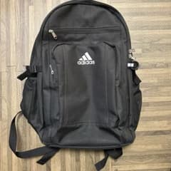 adidasリュックのサムネイル