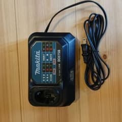 マキタ ペン型ドライバー 充電器のサムネイル