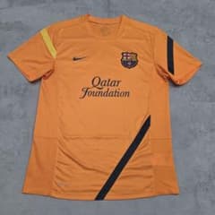 FCバルセロナ　トレーニングシャツ　M　オレンジ　NIKE　ナイキ　メッシ FCバルセロナ トレーニングシャツ M オレンジ NIKE ナイキ メッシ