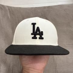 New Era ロサンゼルス　ドジャース　キャップ ホワイト ブラックのサムネイル