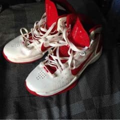ナイキのバッシュのサムネイル