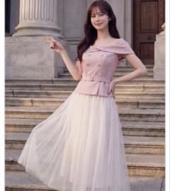 tocco closet ベルト付きトップス×ラメチェックシアースカートセットのサムネイル