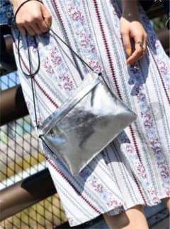 シルバーサコッシュのサムネイル