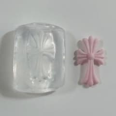 Chrome mold nail cross