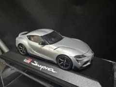 トヨタ GR Supra カラーサンプル シルバーのサムネイル