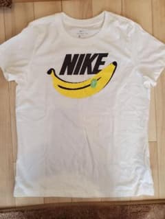 ナイキのTシャツのサムネイル