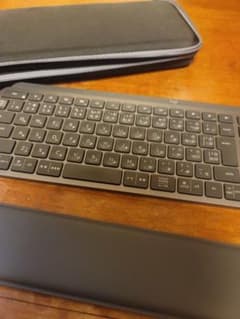 【ケース付き】logicool ワイヤレスキーボードのサムネイル