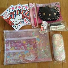 HAPPY様専用♡サンリオ生活用品セット♡キティーちゃん、キキララ、スヌーピーのサムネイル