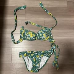 水着(ビキニ&パレオ)のサムネイル