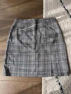 ZARA グレー系チェック タイトスカート 前スリットのサムネイル