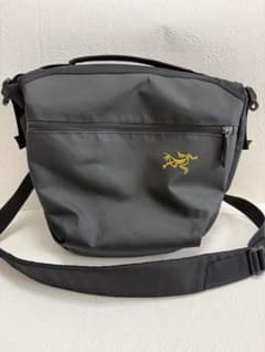 Arc'teryx アロー8ショルダーバッグ ブラックのサムネイル