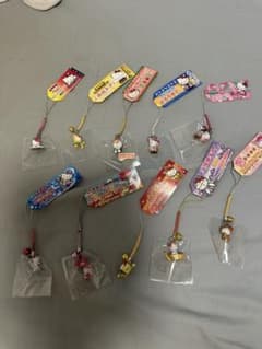 ご当地キティ ストラップ まとめ売り 10点セットW127 - メルカリ