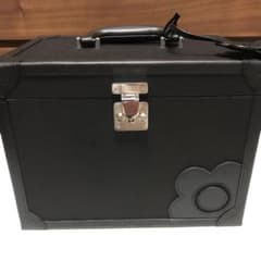 マリークワント　コスメボックス新品❗️のサムネイル