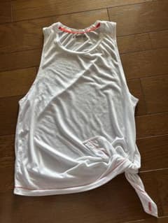 【未使用】【Forever21】ホワイト ノースリーブ タンクトップ