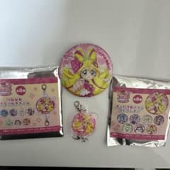 映画キミとアイドルプリキュア キュアアイドル 缶バッジ アクリルチャームのサムネイル