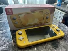 ニンテンドーSwitch 箱付き　付属品完備のサムネイル