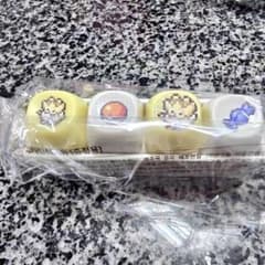 OLIVE YOUNG オリヤン ポケモンコラボ　キャップキーリング トゲピーのサムネイル