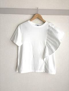 AZUL 半袖 Tシャツ ホワイト フリルデザインのサムネイル
