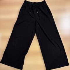 GU ガールズ　ブラック ロングパンツ ワイドパンツ140cmのサムネイル