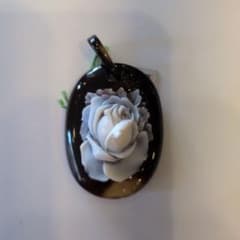カメオ ペンダントトップ 薔薇モチーフ 27mm シェル/べっ甲のサムネイル