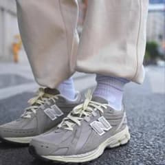ニューバランス 1906のサムネイル
