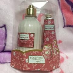 ロクシタン・ローズオリジネルハンドクリーム＆ホディミルクsetのサムネイル