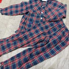 パジャマ　130センチ　紺色　チェックのサムネイル