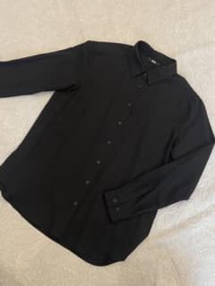 UNIQLO ブラック 長袖シャツ Mのサムネイル