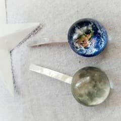 ＊ハンドメイド　地球バレッタ＊のサムネイル