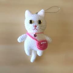 ハンドメイド あみぐるみ ネコ ストラップ 白猫 - メルカリ