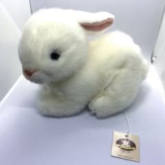 可愛いうさぎのぬいぐるみのサムネイル