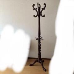 最終値下げマホガニー ハンガーラック アンティーク風 手彫り 最終値下げマホガニー ハンガーラック アンティーク風 手彫り