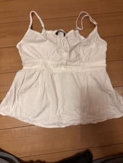 Brandy Melville ホワイト キャミソールのサムネイル