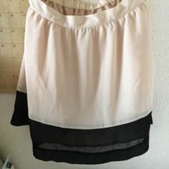 スカートのサムネイル