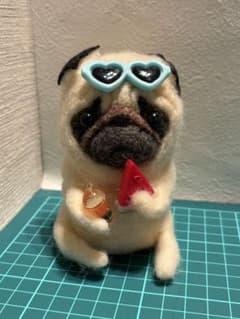 羊毛フェルト パグ ハンドメイド 置物のサムネイル